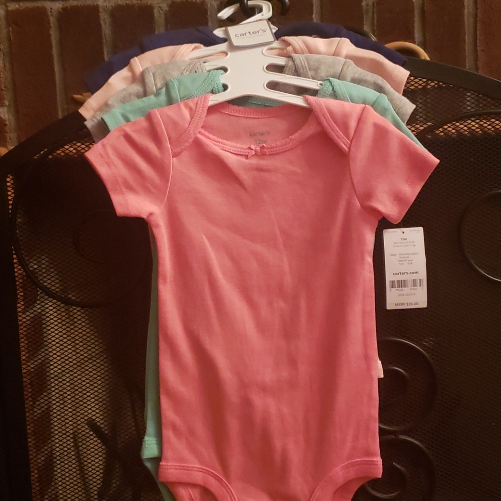 5 pack of Carters onesies. - Picture 1 of 3